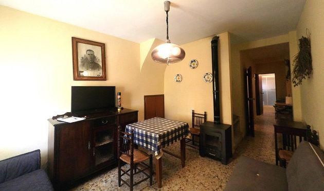Foto 2 de Casa en venda a Valdeobispo de 4 habitacions amb balcó