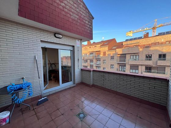 Foto 2 de Ático en venta en El Carbayedo - El Quirinal de 2 habitaciones con terraza y garaje