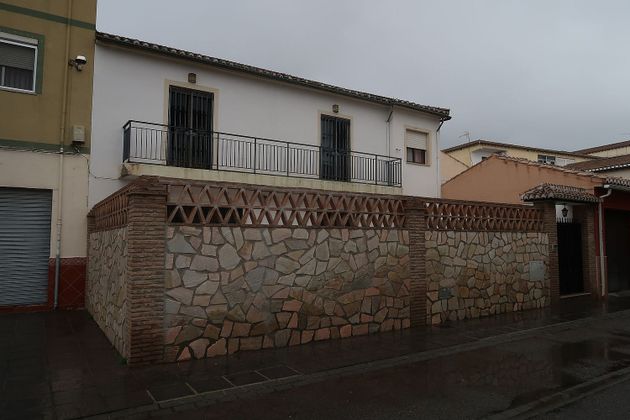 Foto 1 de Casa adossada en venda a Santa Fe de 4 habitacions amb terrassa i garatge