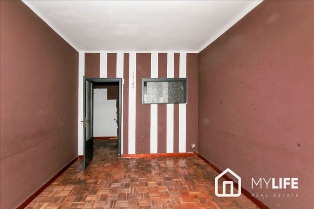 Foto 2 de Piso en venta en El Guinardó de 3 habitaciones con terraza y ascensor