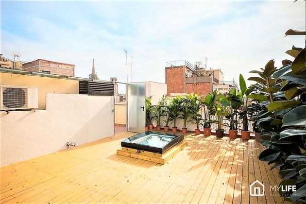 Foto 1 de Ático en venta en El Gòtic de 2 habitaciones con terraza y aire acondicionado