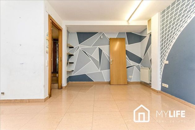 Foto 2 de Dúplex en venda a Can Baró de 3 habitacions amb terrassa i ascensor