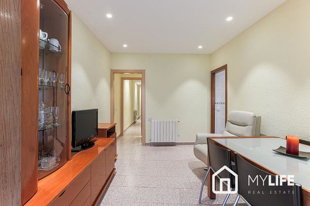 Foto 2 de Venta de piso en Vila de Gràcia de 3 habitaciones con calefacción