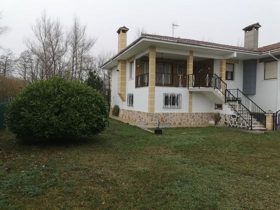 Foto 1 de Casa adossada en venda a carretera A Medina de Pomar de 3 habitacions amb terrassa i garatge