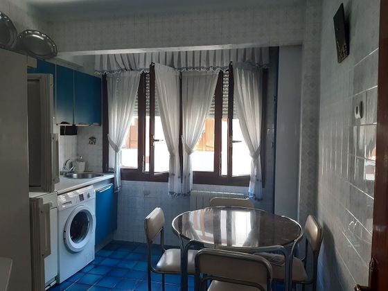 Foto 2 de Piso en venta en Portugalete de 3 habitaciones con balcón y calefacción