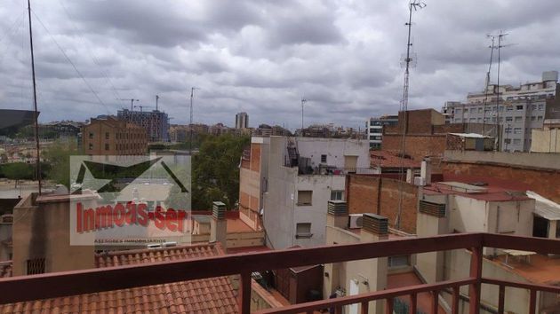 Foto 1 de Venta de piso en El Clot de 5 habitaciones con terraza y garaje