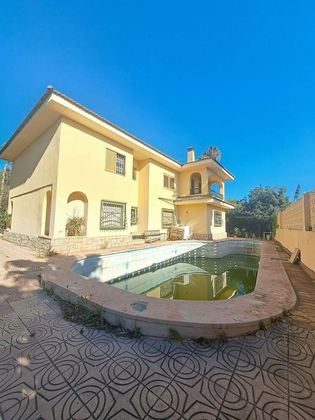 Foto 2 de Xalet en venda a Picassent de 6 habitacions amb terrassa i piscina