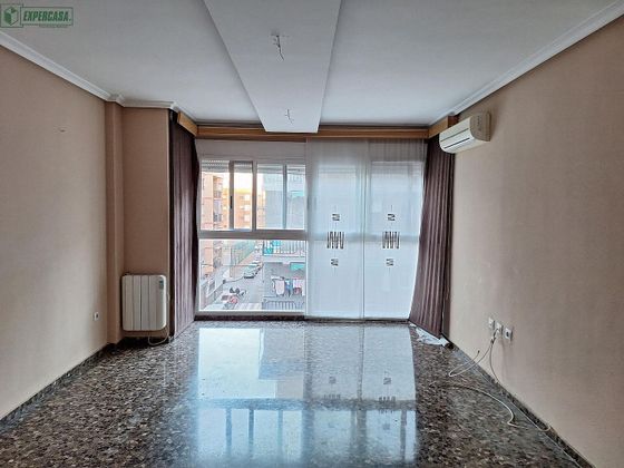 Foto 1 de Venta de piso en San Ramón y Monte de Piedad de 3 habitaciones con terraza y garaje