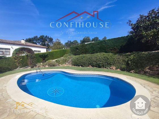 Foto 2 de Chalet en venta en Montbarbat de 4 habitaciones con terraza y piscina