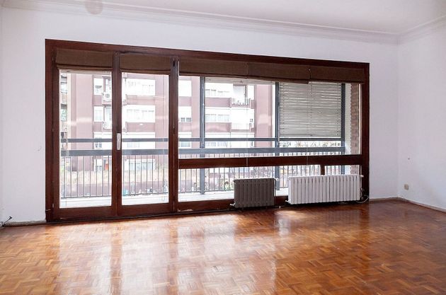 Foto 2 de Venta de piso en Les Corts de 4 habitaciones con terraza y balcón