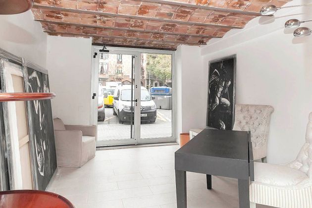 Foto 1 de Dúplex en venta en La Dreta de l'Eixample de 2 habitaciones con terraza y aire acondicionado