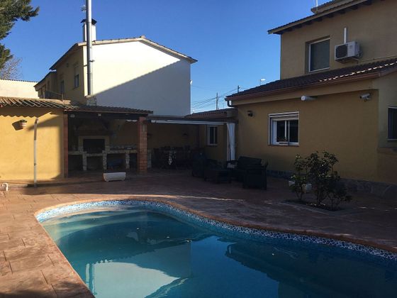 Foto 1 de Chalet en venta en Santa Coloma de Farners de 3 habitaciones con terraza y piscina