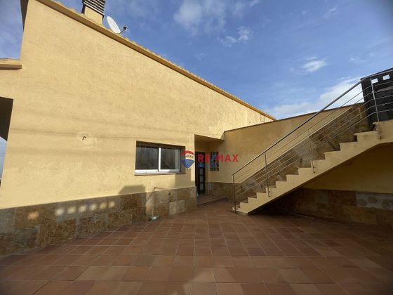 Foto 1 de Venta de chalet en calle Sant Felip de 5 habitaciones con terraza y piscina