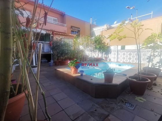 Foto 2 de Casa en venda a calle Ponent de 6 habitacions amb terrassa i piscina