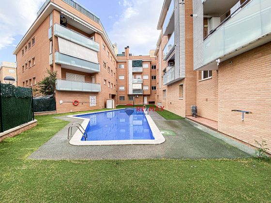 Foto 1 de Venta de piso en avenida De Josep Pla Casadevall de 2 habitaciones con piscina y garaje