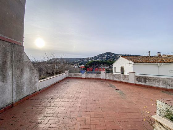 Foto 2 de Casa en venta en calle Genís Ponjoan de 4 habitaciones con terraza y garaje