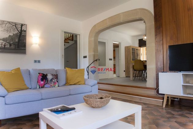 Foto 2 de Xalet en venda a calle De la Tardor de 4 habitacions amb terrassa i jardí