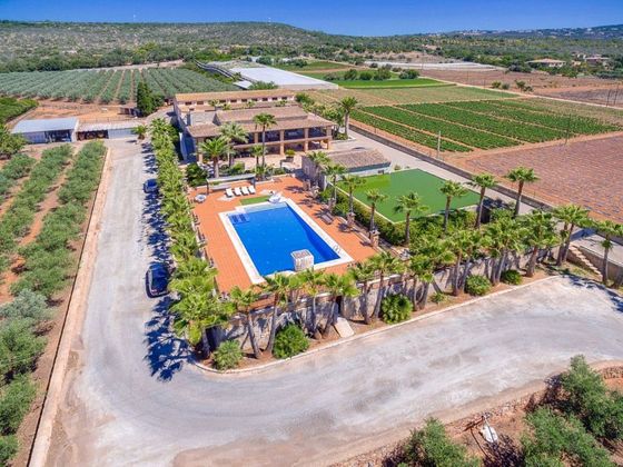 Foto 2 de Venta de casa rural en Sant Agustí de 5 habitaciones con terraza y piscina