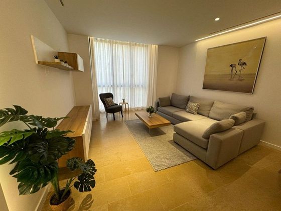 Foto 1 de Pis en lloguer a Mercat  - La Missió - Plaça dels Patins de 2 habitacions amb mobles i aire acondicionat