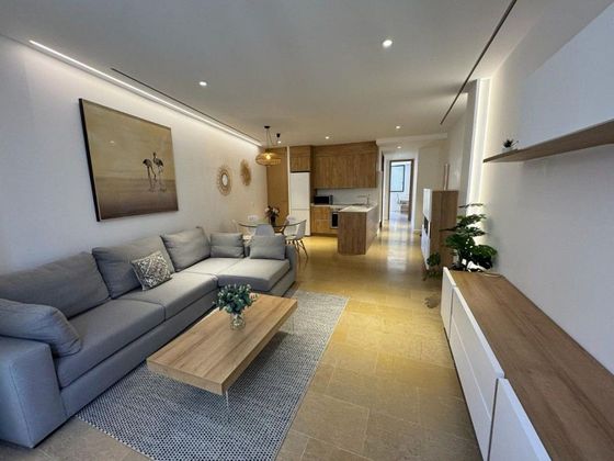 Foto 2 de Pis en lloguer a Mercat  - La Missió - Plaça dels Patins de 2 habitacions amb mobles i aire acondicionat