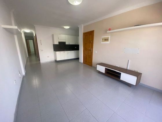 Foto 1 de Venta de piso en avenida De Canarias de 3 habitaciones con garaje y balcón