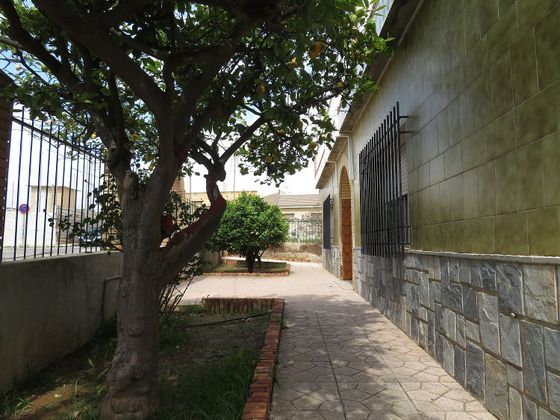 Foto 1 de Casa adossada en venda a Magdalena de 5 habitacions amb terrassa i piscina