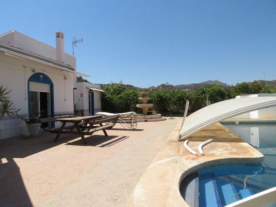 Foto 2 de Chalet en venta en Perín de 5 habitaciones con terraza y piscina