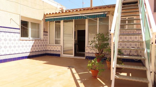 Foto 1 de Casa adossada en venda a Barrio de la Concepción de 5 habitacions amb terrassa i garatge