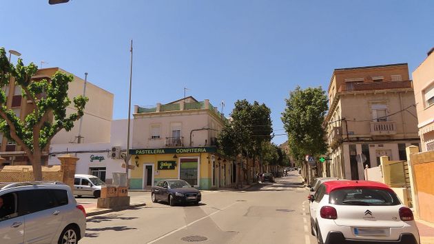 Foto 2 de Casa adosada en venta en Barrio de la Concepción de 5 habitaciones con terraza y garaje