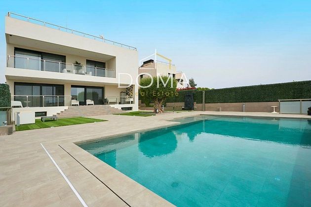Foto 1 de Casa en venda a Montgat de 5 habitacions amb terrassa i piscina