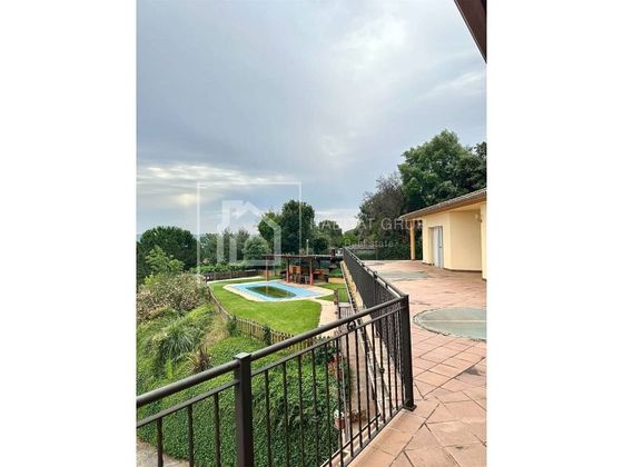Foto 2 de Casa en venda a Bescanó de 11 habitacions amb terrassa i piscina
