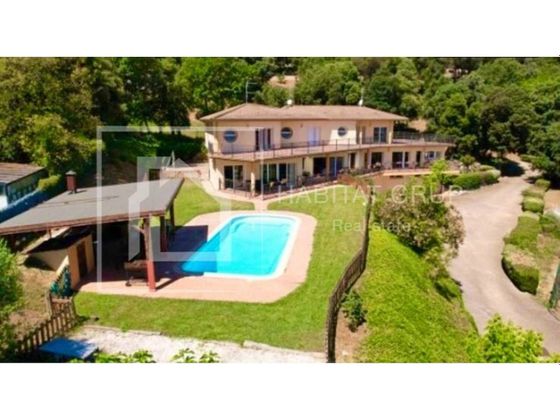 Foto 1 de Casa en venda a Bescanó de 11 habitacions amb terrassa i piscina