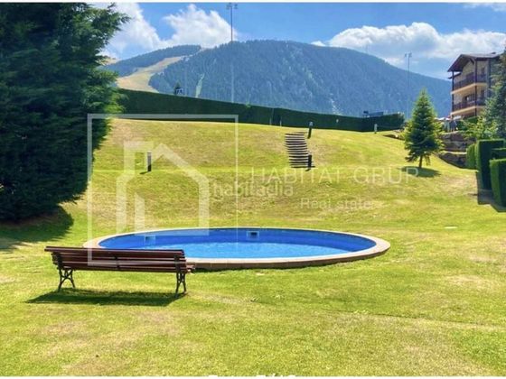 Foto 2 de Pis en venda a Alp de 2 habitacions amb piscina i garatge
