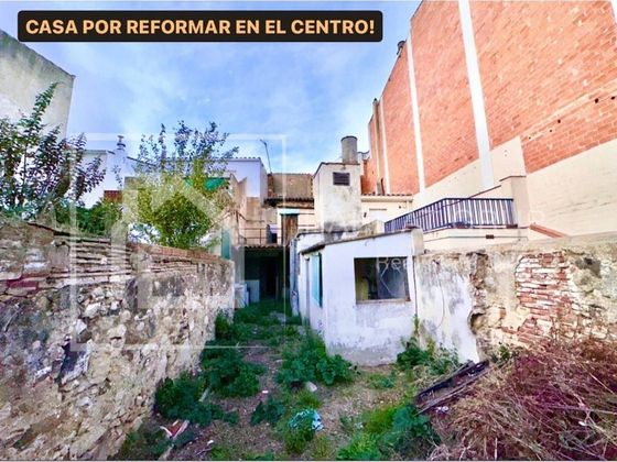 Foto 1 de Casa en venda a plaza Del Dr Botet de 1 habitació amb jardí