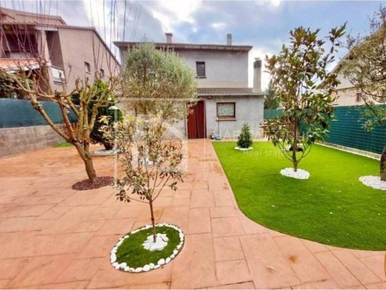 Foto 1 de Casa en venda a calle Del Vapor de 4 habitacions amb terrassa i garatge