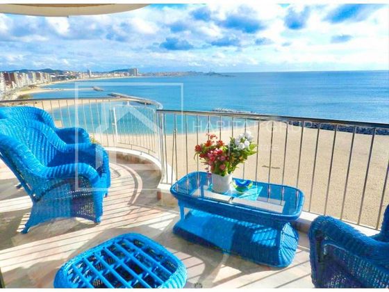Foto 1 de Àtic en venda a paseo De Josep Mundet de 4 habitacions amb terrassa i balcó