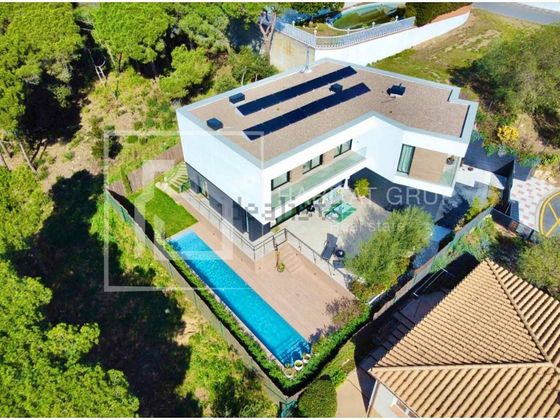 Foto 2 de Casa en lloguer a Fenals de 6 habitacions amb terrassa i piscina