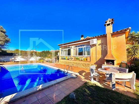 Foto 1 de Venta de casa en Mas Pere-Río de Oro de 4 habitaciones con terraza y piscina