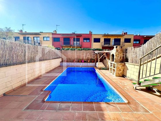 Foto 2 de Casa adossada en venda a Cassà de la Selva de 3 habitacions amb terrassa i piscina