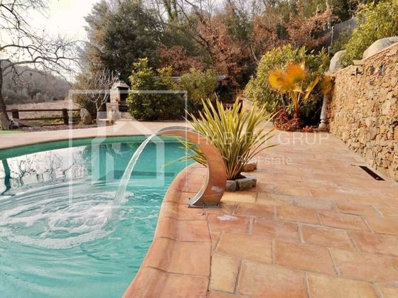 Foto 2 de Casa en venda a Aiguaviva de 4 habitacions amb terrassa i piscina