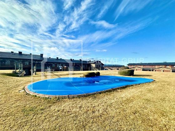 Foto 2 de Piso en venta en Santa Llocaia de 3 habitaciones con terraza y piscina