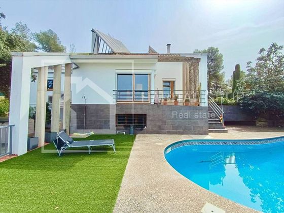 Foto 1 de Casa en venda a Montjuïc de 3 habitacions amb terrassa i piscina