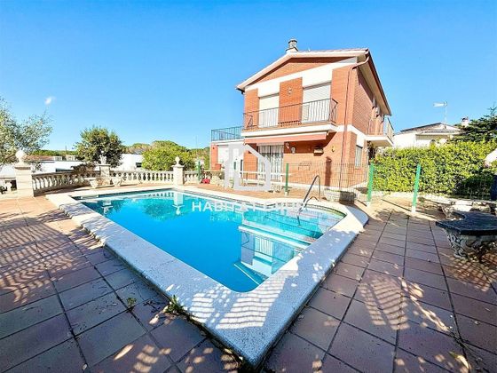 Foto 1 de Casa en venda a Llagostera de 5 habitacions amb terrassa i piscina
