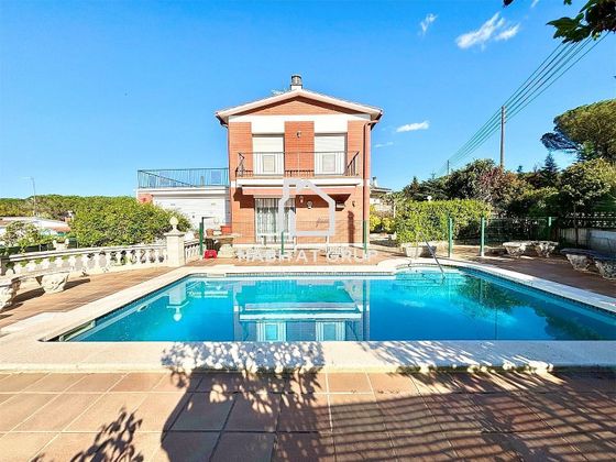 Foto 2 de Casa en venda a Llagostera de 5 habitacions amb terrassa i piscina