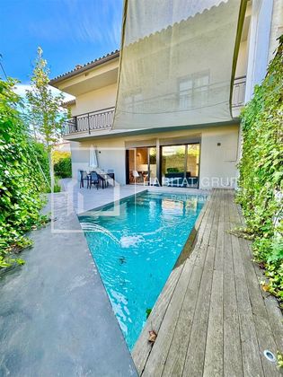 Foto 1 de Venta de chalet en Montilivi - Palau de 5 habitaciones con terraza y piscina