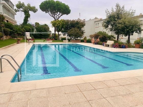 Foto 1 de Casa en venta en Els Pins - Politur de 3 habitaciones con terraza y piscina