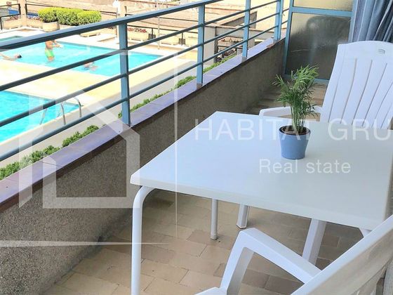 Foto 1 de Pis en venda a Centre - Estanys de 1 habitació amb terrassa i piscina