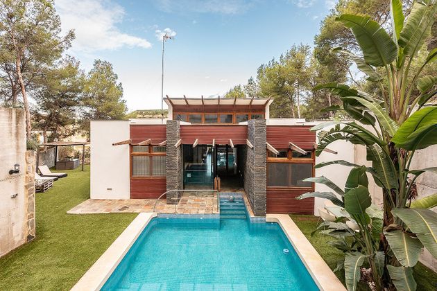Foto 1 de Chalet en venta en El Bosque de 5 habitaciones con terraza y piscina
