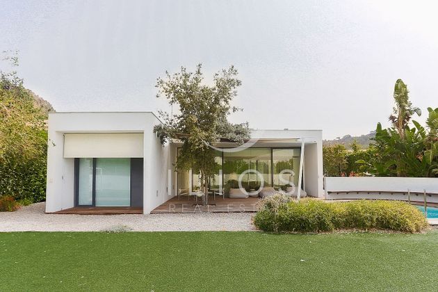 Foto 1 de Venta de chalet en Los Monasterios-Alfinach de 3 habitaciones con terraza y piscina
