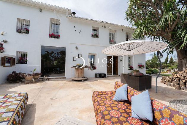 Foto 2 de Xalet en venda a Els Orriols de 4 habitacions amb terrassa i piscina